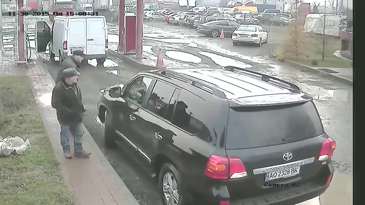 Картинка лучше старенький тт чем дзюдо и карате