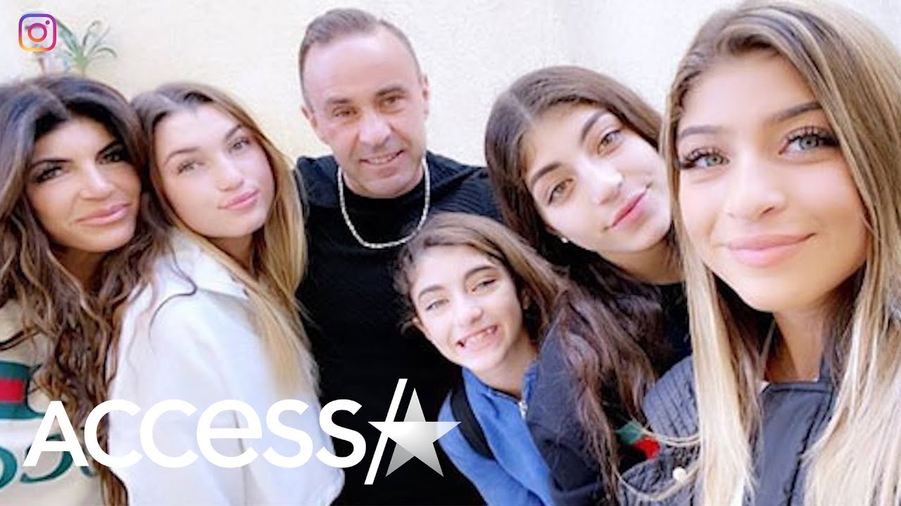 Teresa Giudice And Daughters Are All Smiles For Family Reunion With Joe Giudice In Italy