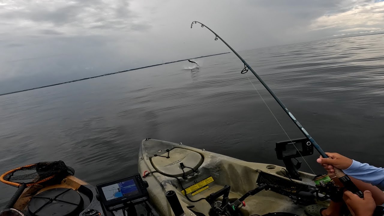 Незабываемый день рыбалки на каяке с моим сыном в заливе Чоктавотчи, Дестин