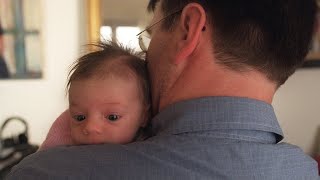 Congé paternité : deux papas regrettent sa trop courte durée