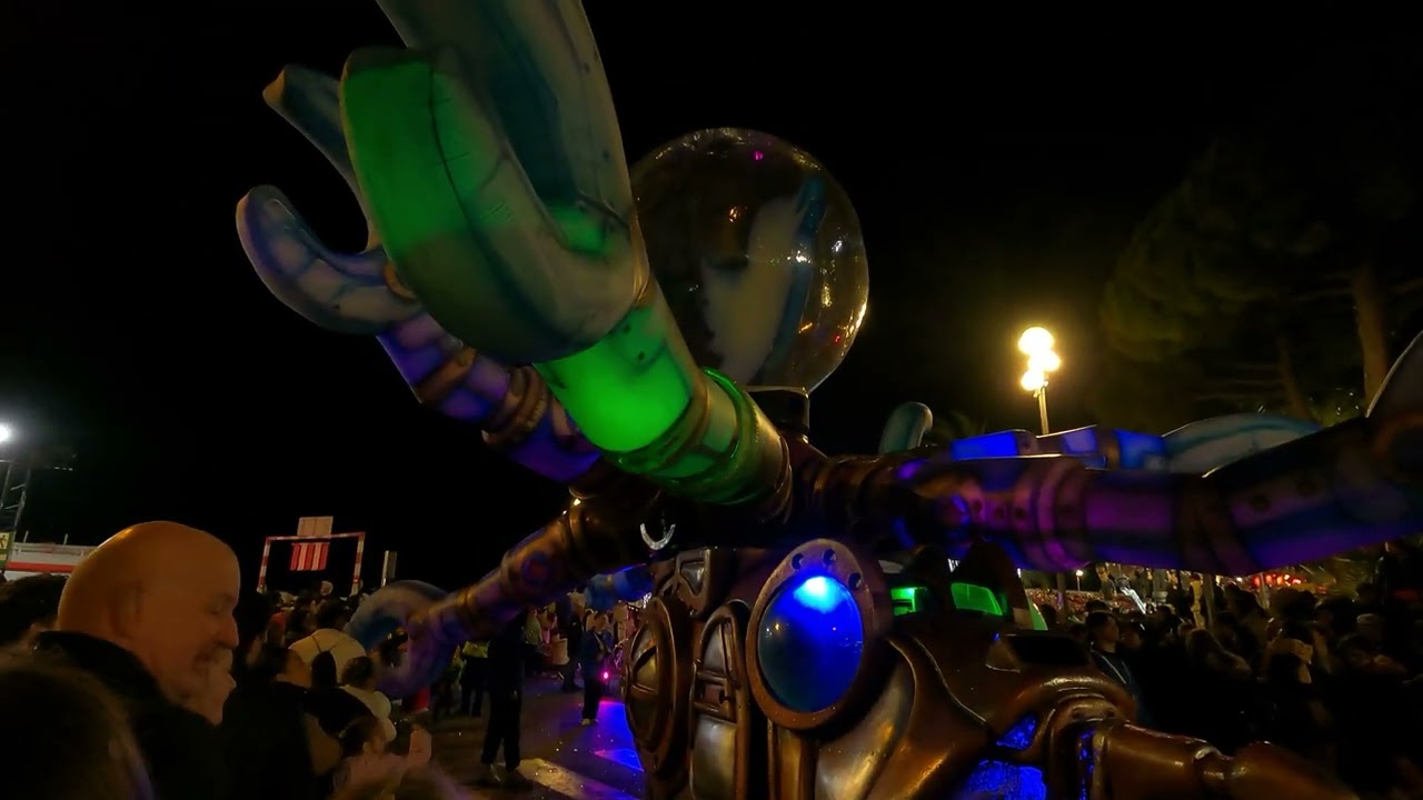 Carnaval de Nice 2024. Corso carnavalesque illuminé du 17/02/2024. Roi de la pop culture.