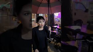 Diễn Viên Thúy An Đội Mưa Đến Viếng Ngọc Trinh