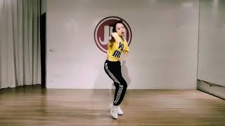 Solar 솔라-spit it out dance cover by ...
