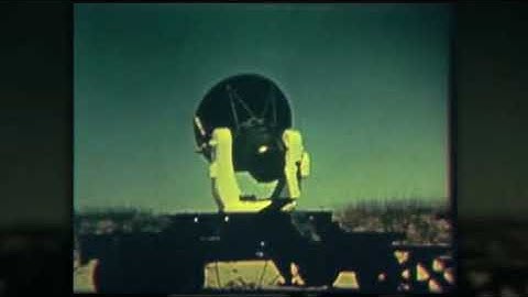 Claude Shannon demonstrates "Theseus" Machine Learning @ Bell Labs (High Quality)