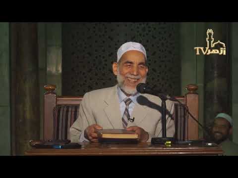 مزاح الدكتور أحمد معبد مع أحد الطلبة