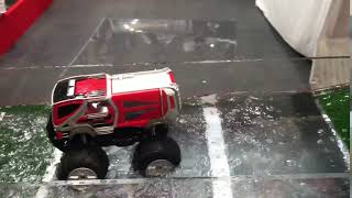 東京おもちゃショー「ラジオコントロールＷドライプラス　モリタ林野火災用消防車」