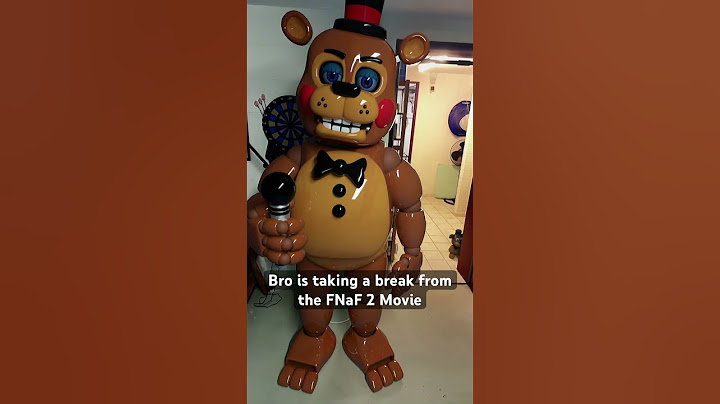 Why did he attack me tho I didn’t do anything #fnaf #fivenightsatfreddys #fnafmovie #toyfreddy