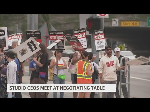 Writer S Guild Of America Are Meeting Back With Major Studios To Discuss Contracts