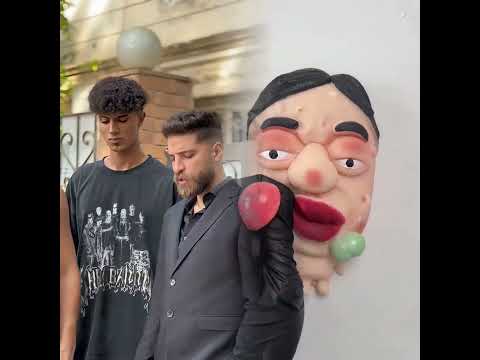 هذا مضحك جد ا لم أستطع التوقف عن الضحك      