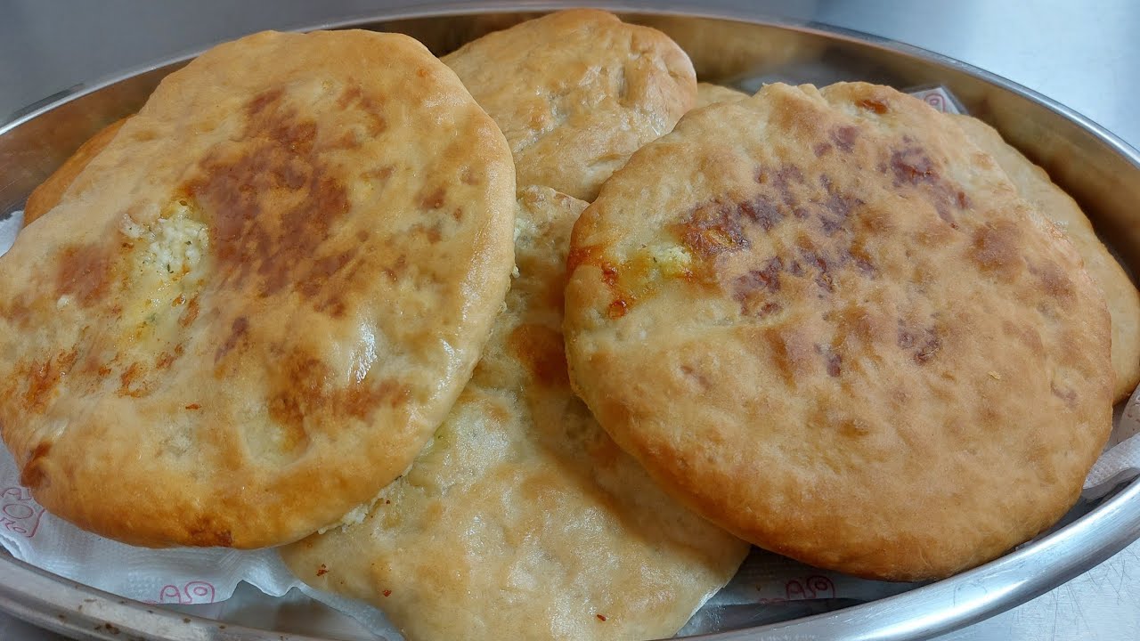 Τυρόψωμα (Χατσαπούρι) στον φούρνο -  Cheese bread