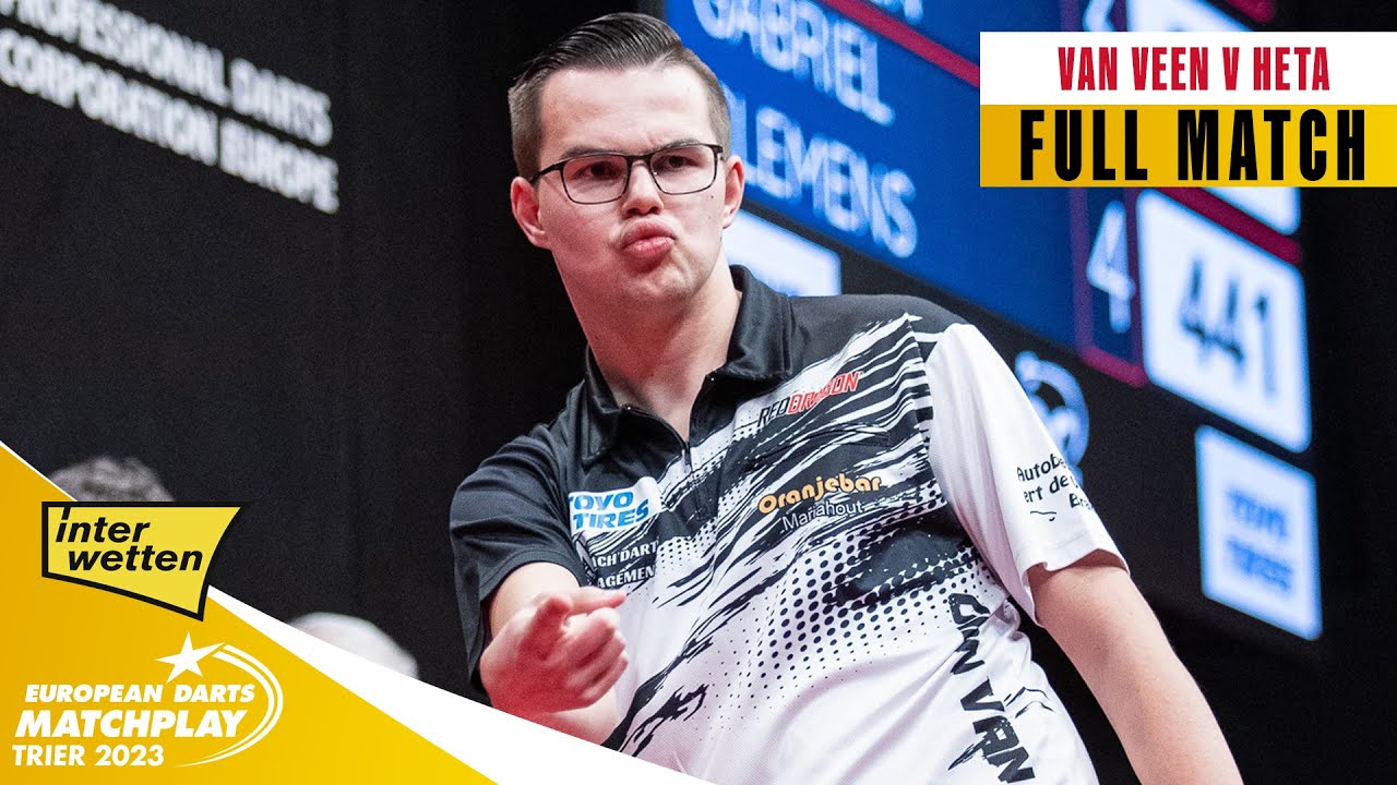 Play: A steady professional darts tournament match