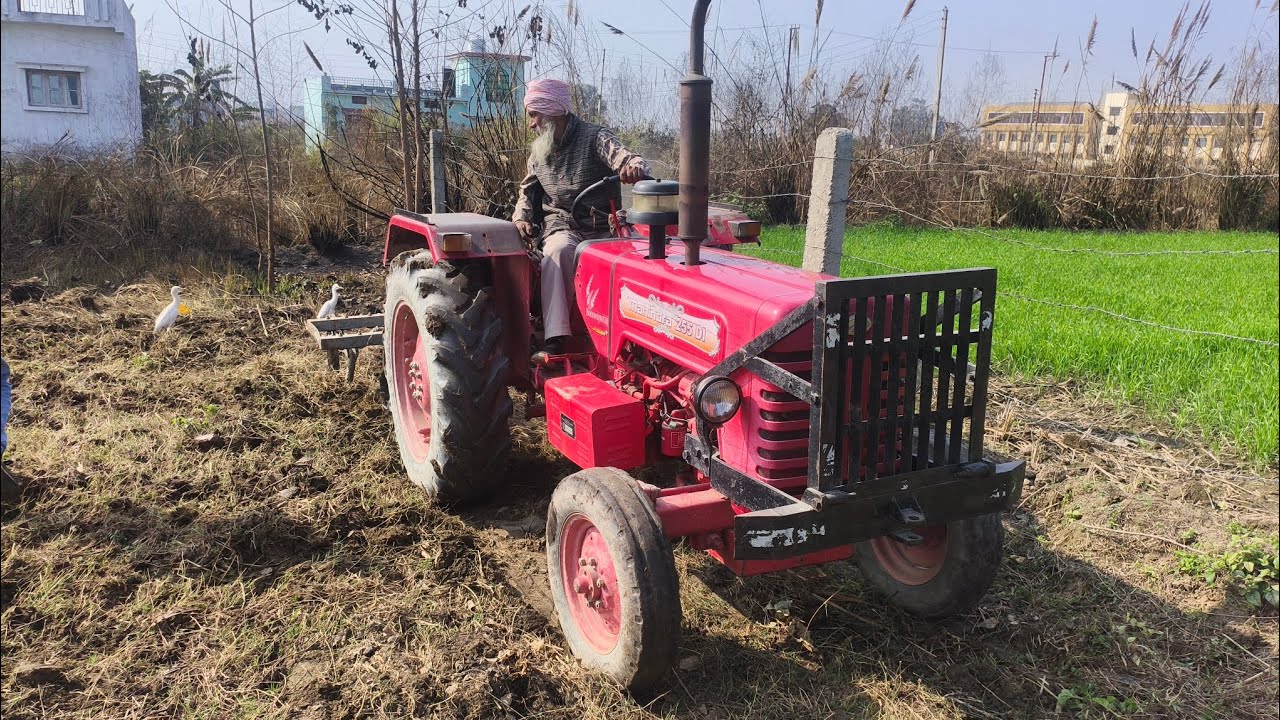 Tractor Lagwaya Khet Me 🚜