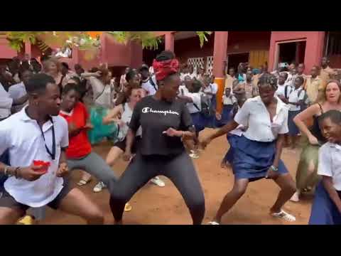 Coup Du Marteau Fimbu Ambiance Danse Au Collège La Fayette San Pedro Avec OUMAR OUATTARA 