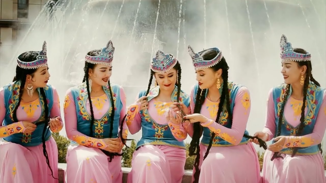Uyghur Dance Song - Oynasun (English Subtitles)