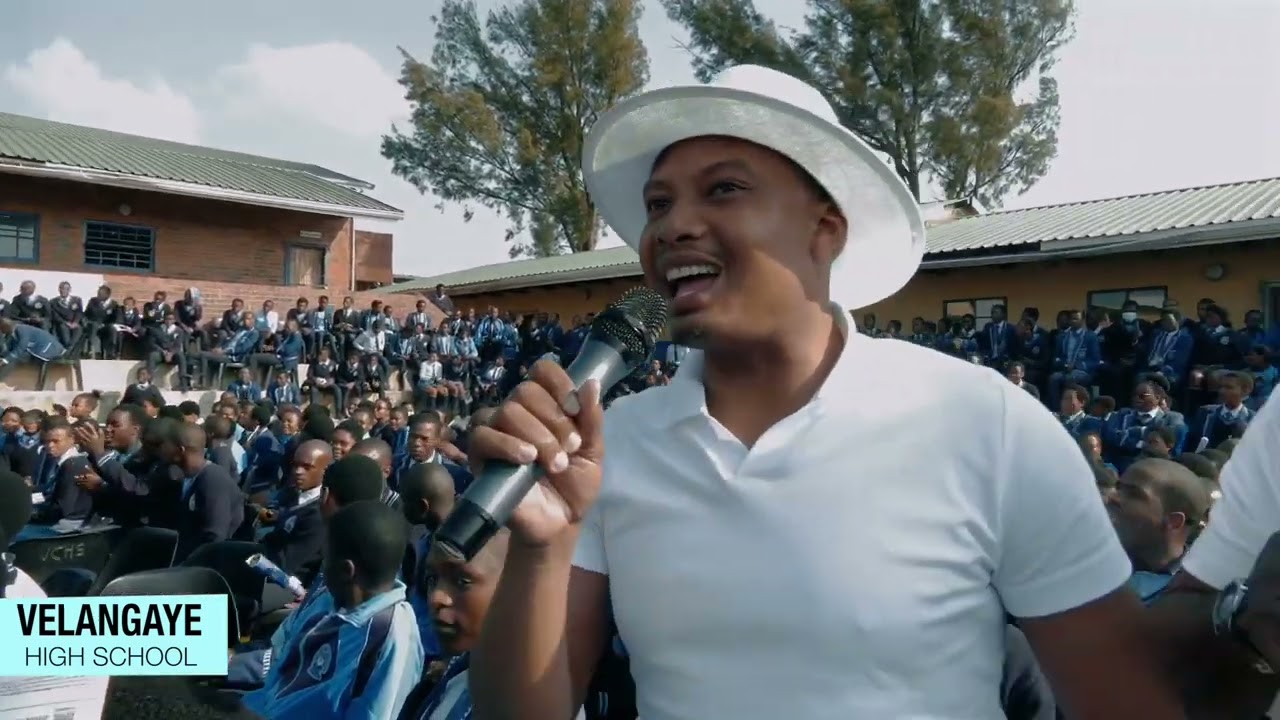 Khuzani visit at Velangaye high school