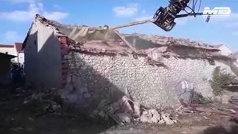 Recycling wood using the MB-G900 sorting grapple