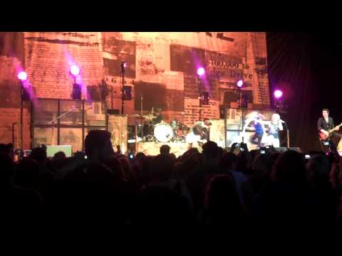 Paramore - Pressure (No Doubt Tour - 2009)