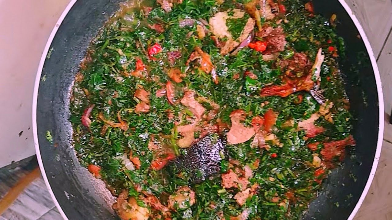 How To Prepare Ugu Vegetable Sauce (Pumpkin Leaves) Made With Smoked