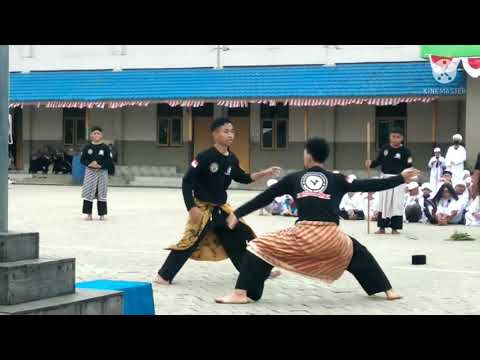 Penampilan santri Darul ilmi pada acara 17 agustus 2021