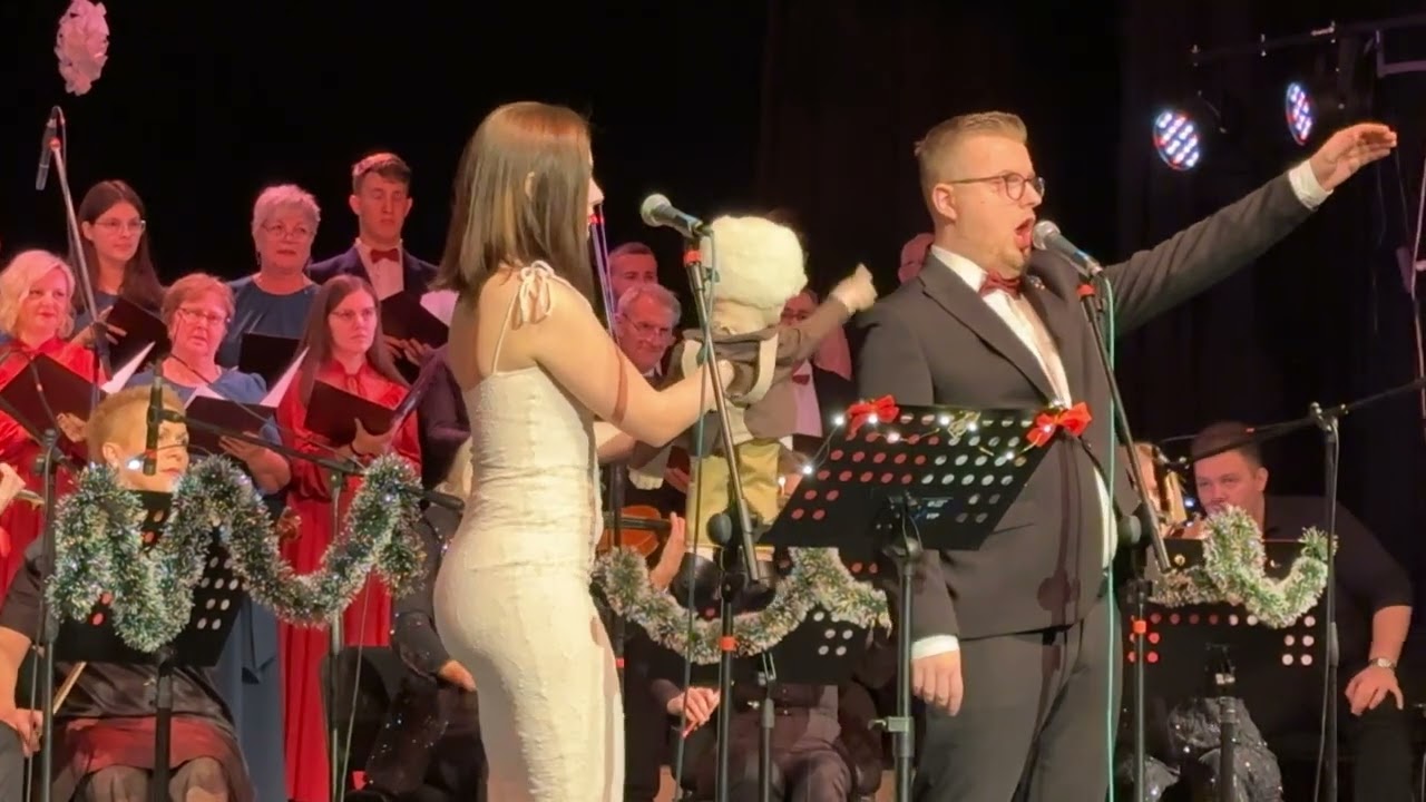 Jingle Bells/Zvončići - Ahmed Juhić i Emina Bajtarević & Deda