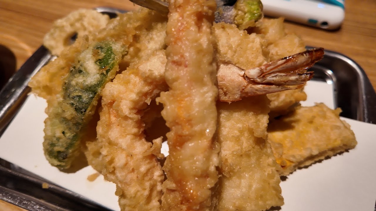 신주쿠 평점 4.8/5의 미친 튀김! 진짜 생선이 녹아버림