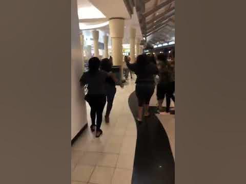 Antelope Valley mall fight - YouTube