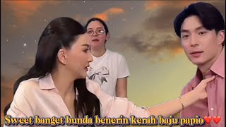 Sweet banget bunda benerin kerah baju papio❤️❤️