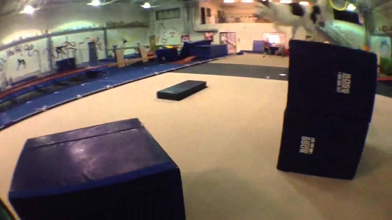 Nissa Open Gym Parkour!! jumping a car