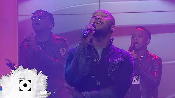 Vusi Nova Performs ‘Ewe’ With 047 - Massive Music | Channel O