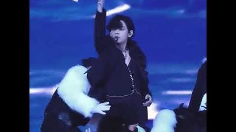 The transition from TAEHYUNG to JUNGKOOK in Black swan is heavenly✨️#bts #taekook #taehyung#jungkook