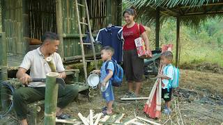 Selling a litter of piglets—Ngoan buys the essential items to help Tuấn survive in the wilderness.