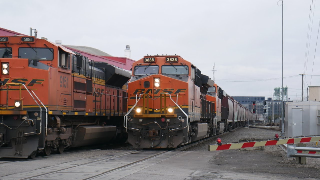 BNSF 9551 ace and BNSF 3838 on 11th street in Vancouver WA train Race 