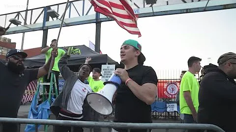 Dockworkers' strike done, suspended until Jan. 15 after deal reached