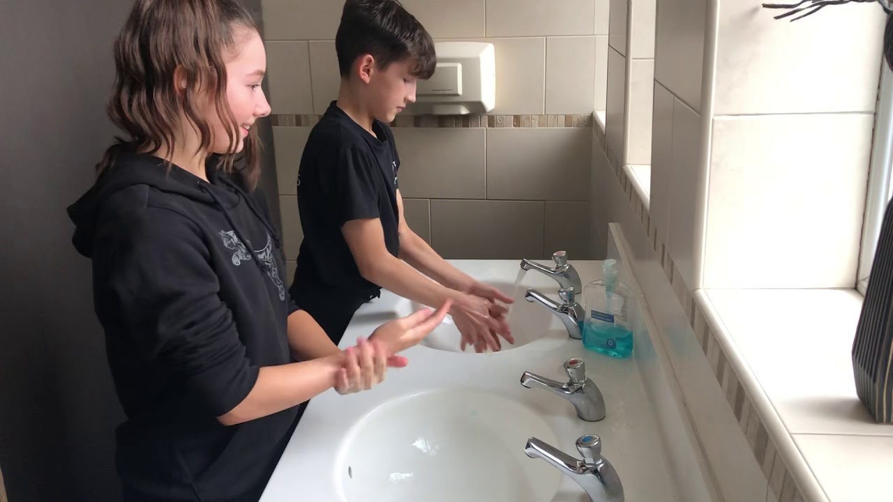 BGTs Chris and Lexie say “don’t forget to wash your hands kids”