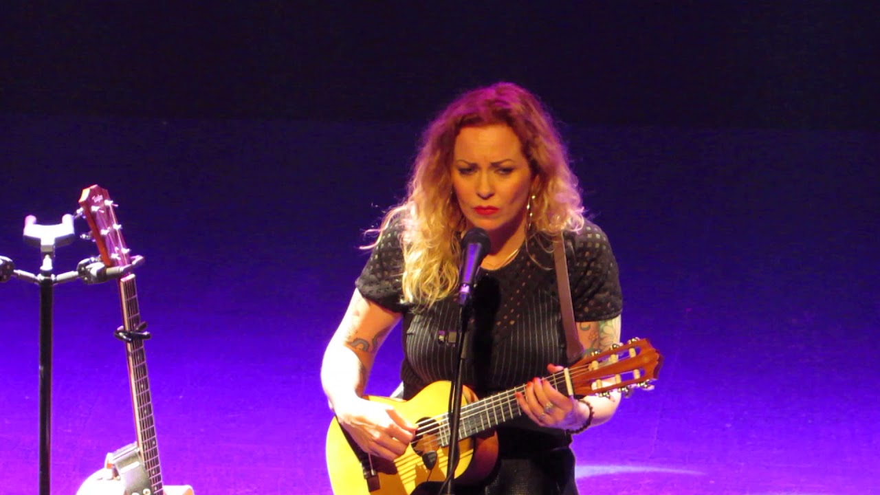 Anneke Van Giersbergen en Chile 2018 - Valley of the Queens (