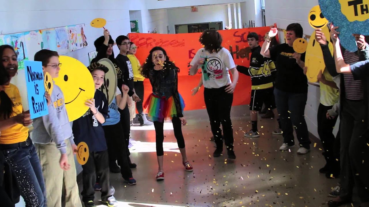 Norwood Elementary School Lip Dub - Happy (Pharrell Williams)