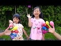 Keysha Bermain Air Dalam Balon Bernyanyi Finger Family Song Nursery Rhymes Learn Color With Balloons