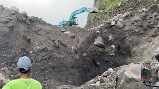 Cutting cliffs in sand mining