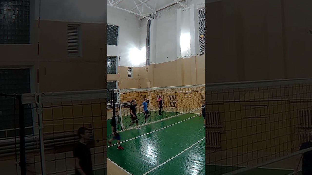 Забрал все ее мячи! Психанула! :D  