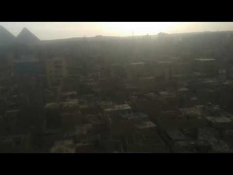 الاهرمات من منطقة اخر فيصل