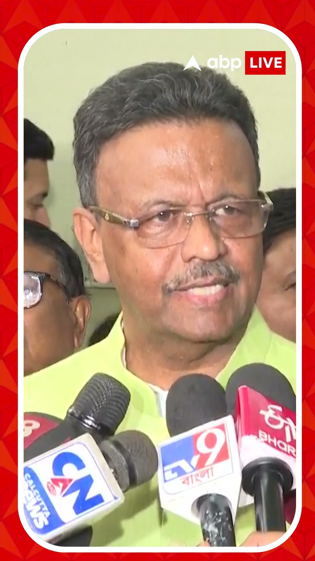 আগে একটা সময় ছিল, যেখানে জমি বেচে অর্থনীতি সামাল দেওয়া হত: ফিরহাদ