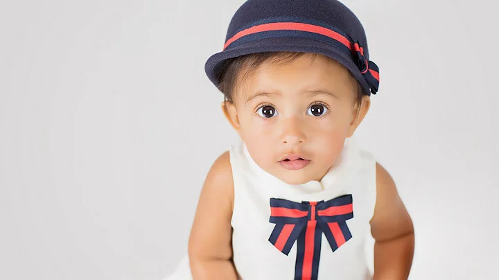 FIRST BIRTHDAY PHOTOSHOOT with a cake smash