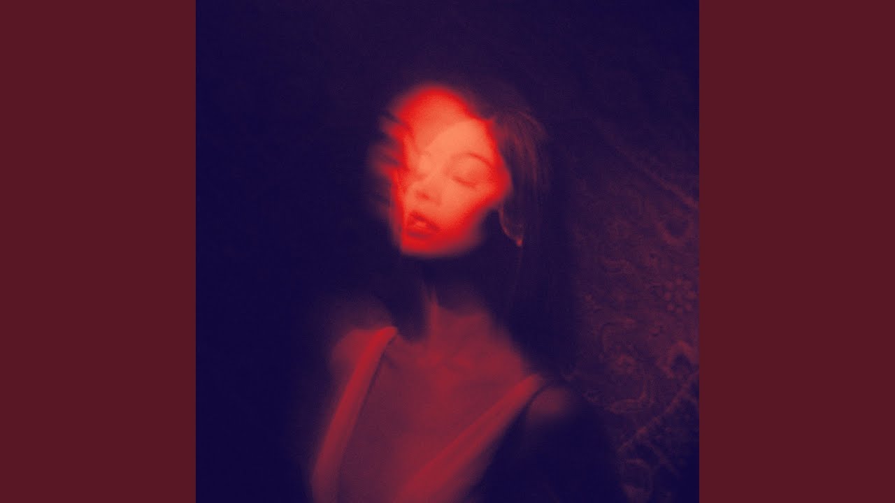 Obejrzyj Cry w YouTube Obejrzyj Cry w YouTube