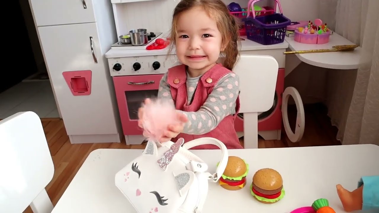 BUĞLEM BEBEĞİN BAKICISI OLDU!!ANNEM BABAMA CEZA VERDİ!!