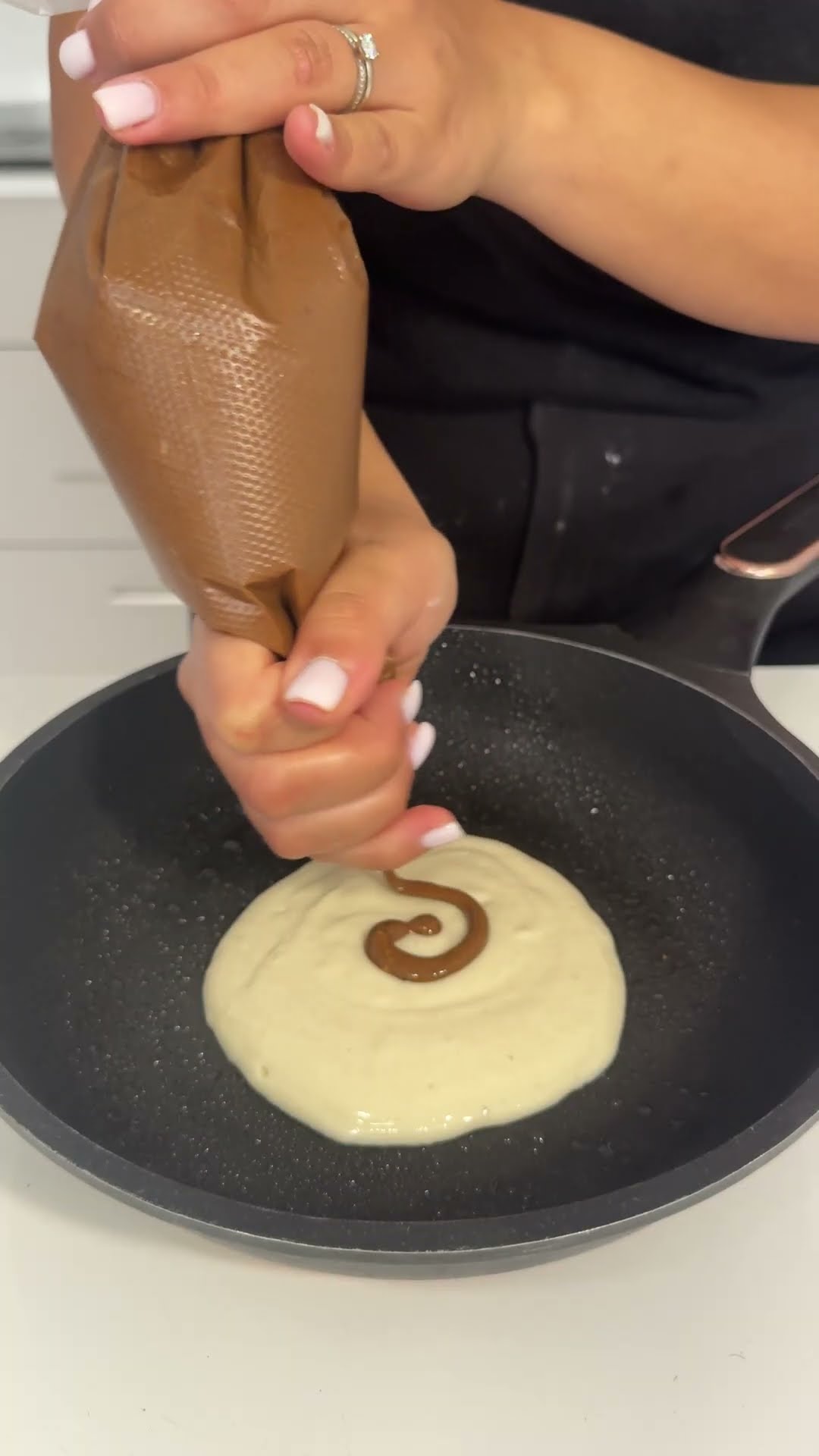 קוקילידת פנקייק ספירלה במילוי גלידה ביתית