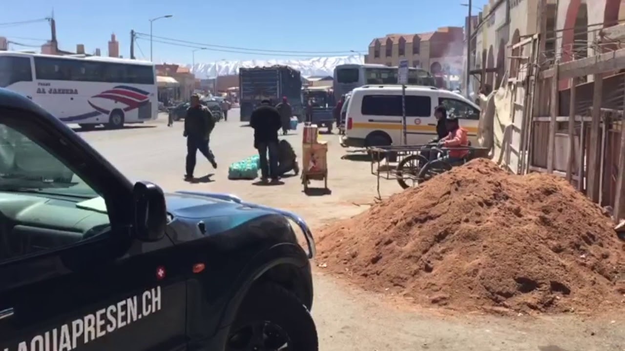 Dr. Marc Bultmann mit dem Aquapresén-Mobil auf Afrikatour Tag 1