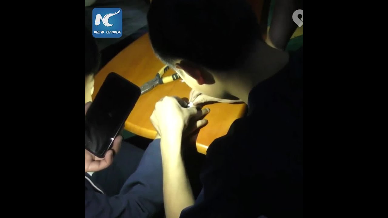 tv kanalları Firefighters remove stuck ring from schoolboy's finger