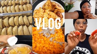 VLOG | A Day In My Life | How To Make Meatpie | Cooking | Cleaning | Shopping Haul #meatpie #food