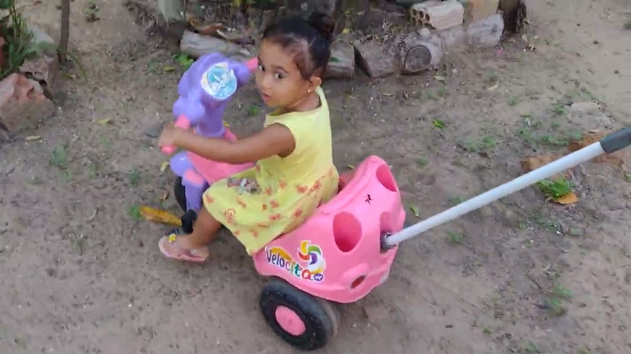 Lorena quis passear no quintal hoje 