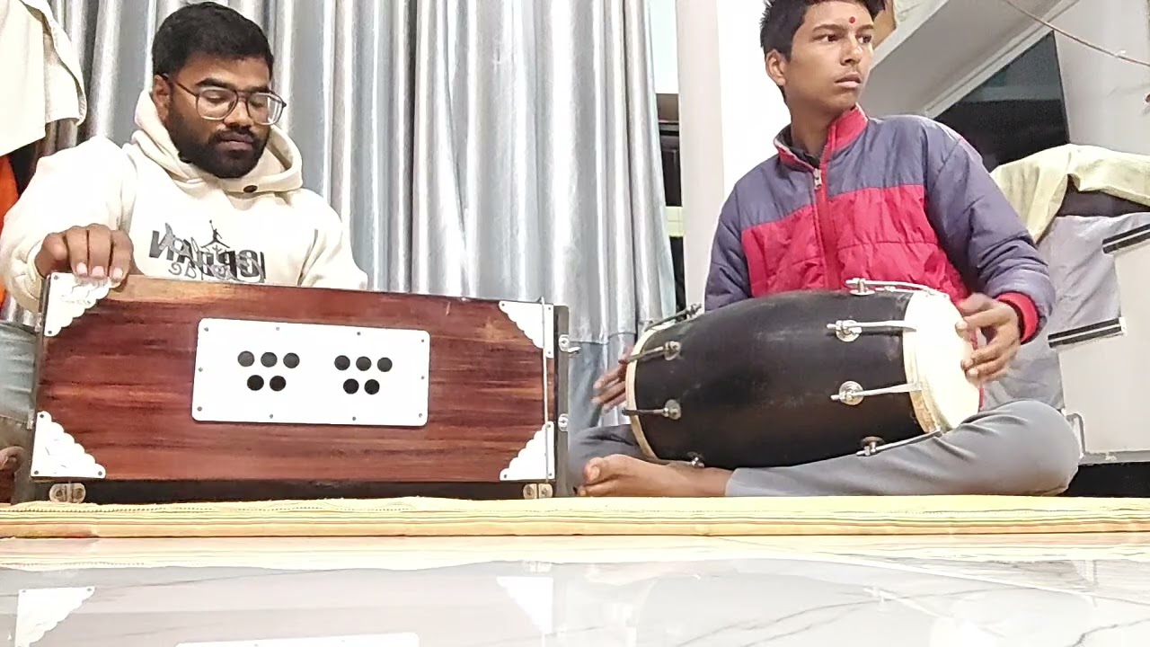 Mehfil me bar bar kisi par nazar gayi || महफिल में बार बार किसी पर नजर गयी|| 